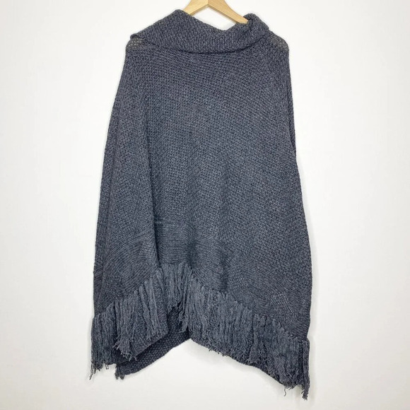 NWT Coldwater Creek Gray Knit Sweater Poncho Wool Blend Fringe One Size Boho - Picture 7 of 10
